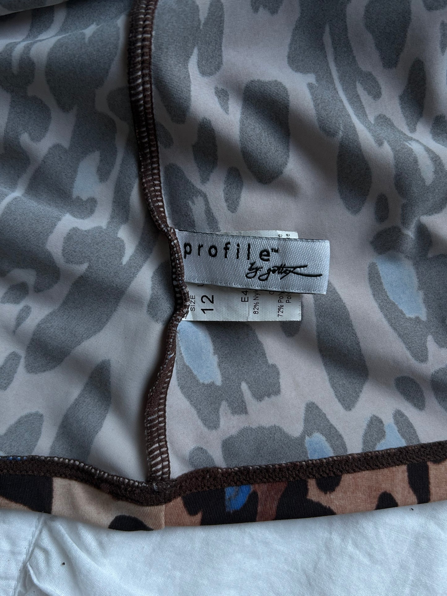 Profile by Gottex Top – Animal-Print & Blaue Akzente-Still Alive