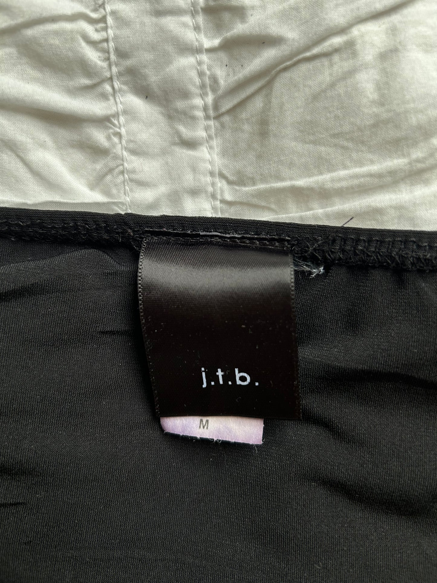 Vintage j.t.b. Top – Pailletten-Verzierung & Wellensaum