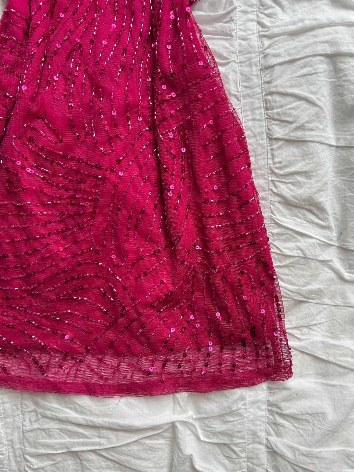 Elegantes Pink Pailletten-Minikleid mit Wasserfall-Ausschnitt-Still Alive