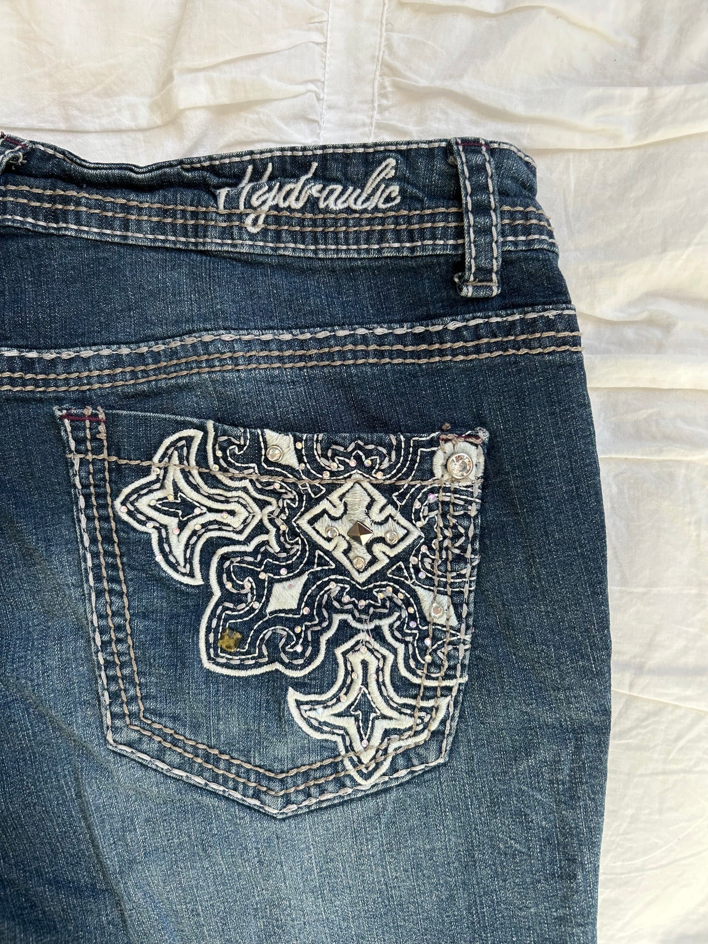 Vintage Hydraulic Flare Jeans – Ornament-Stickerei & Strass