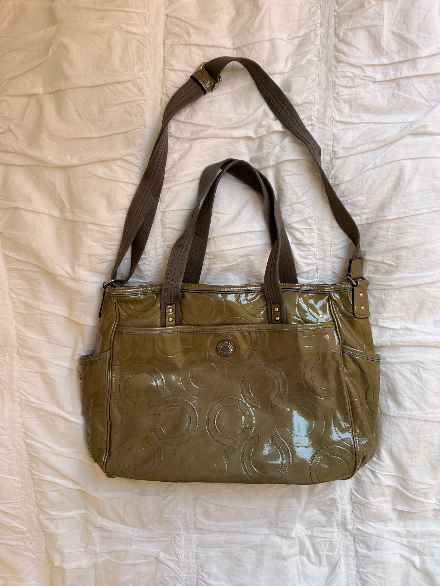 Vintage Coach Schultertasche Olivegrünes Lackleder