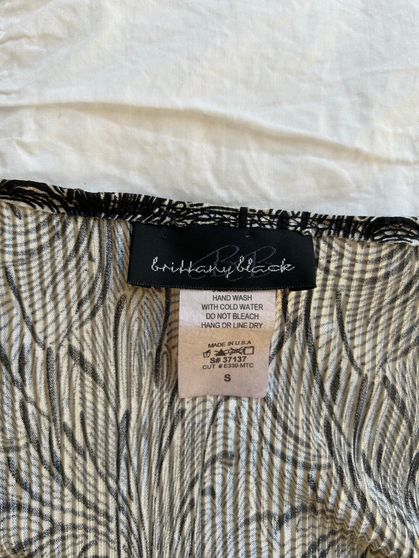 Vintage Brittany Black Top – Glitzer & Zierschnalle
