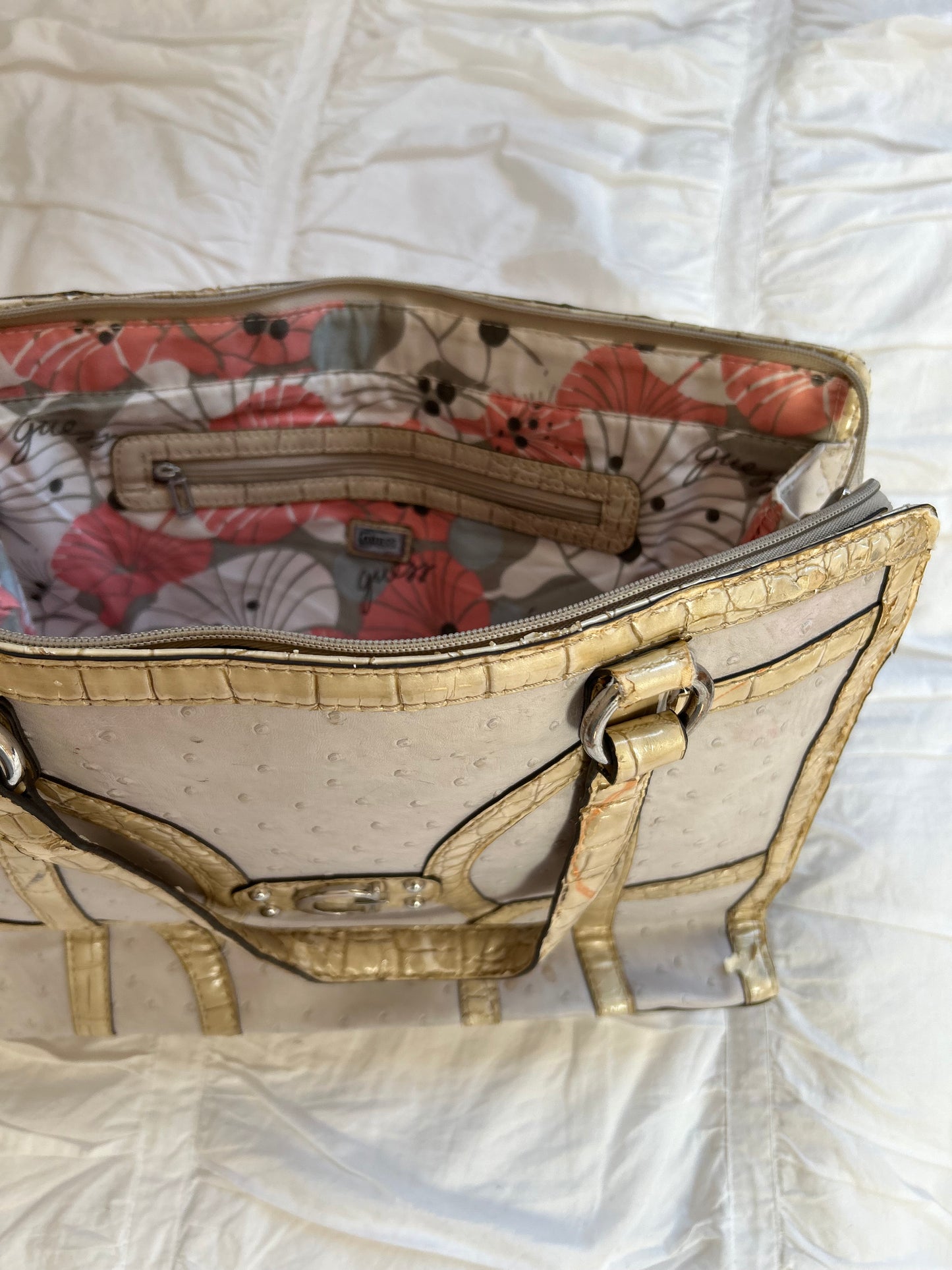 Vintage Guess Schultertasche Ostrich-Look & Florales Innenfutter