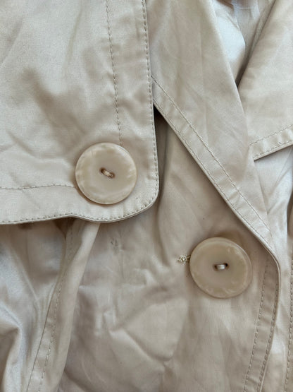 Vintage Arden B. Trenchcoat – Perforiertes Metallic-Leder & Gürtel-Still Alive