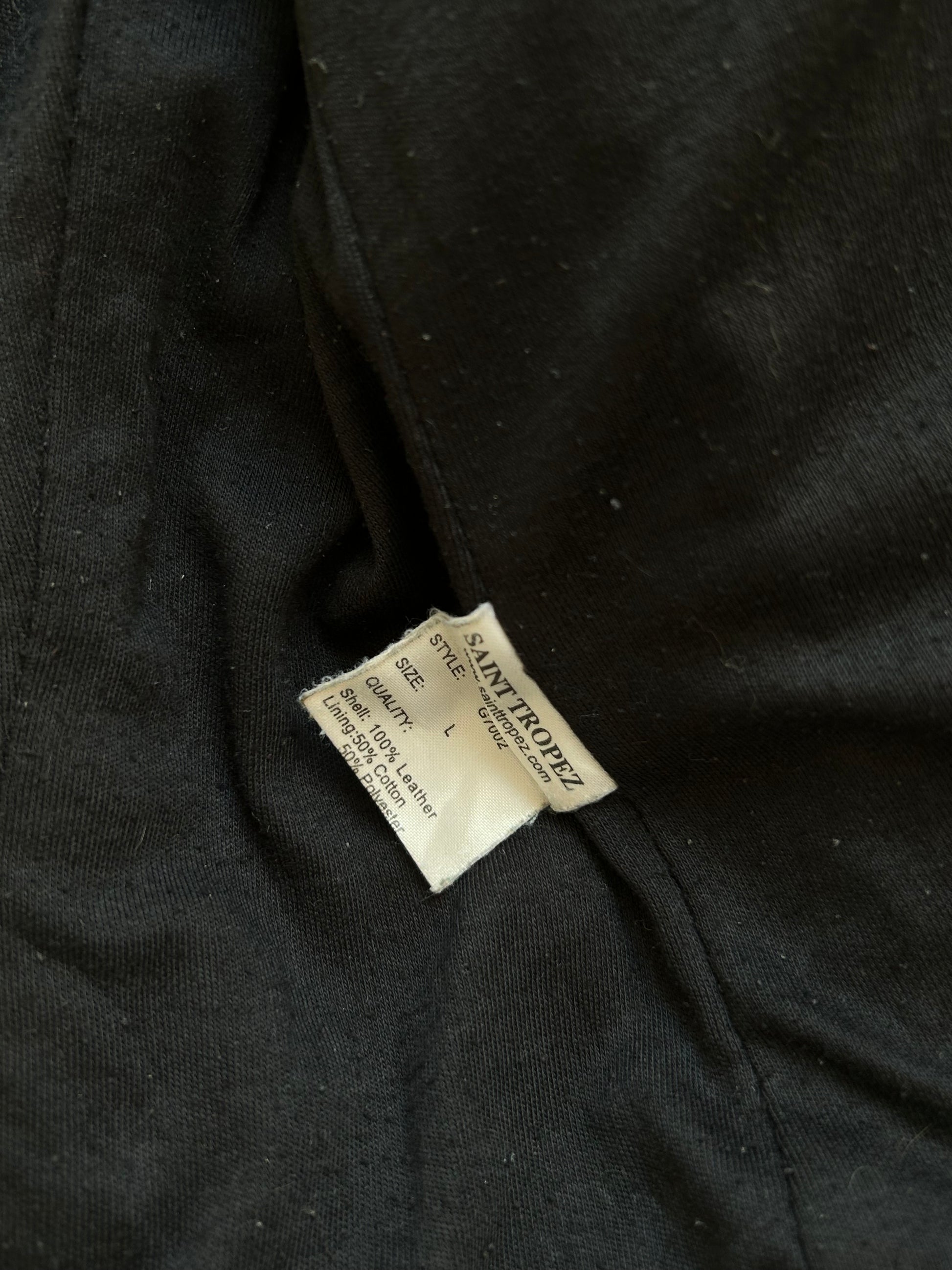 Vintage Saint Tropez Echtlederjacke – Biker-Stil & Rippstrick-Einsätze-Still Alive
