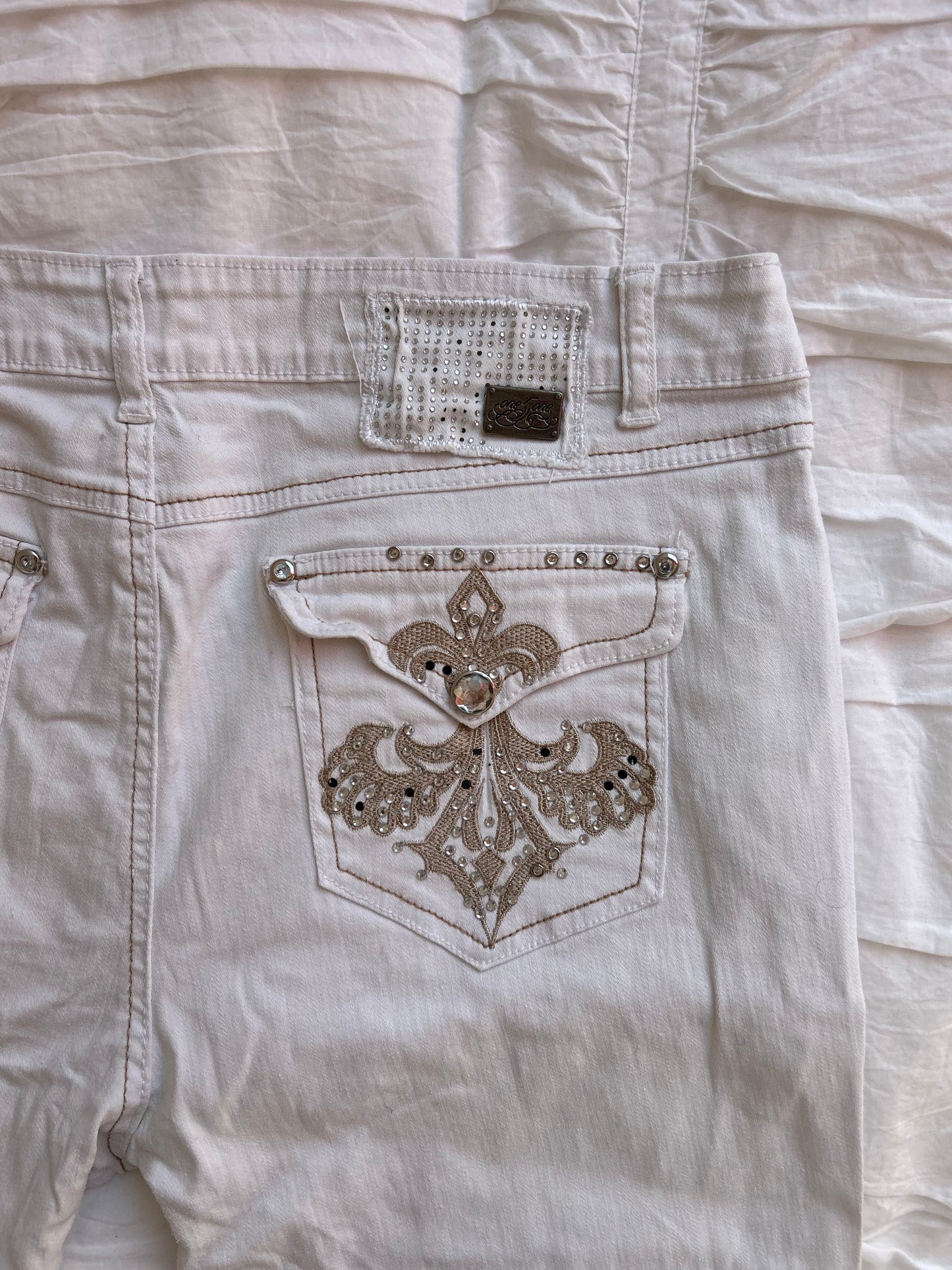Vintage One 5 One Flare Jeans – Ornate Fleur-de-lis & Strass