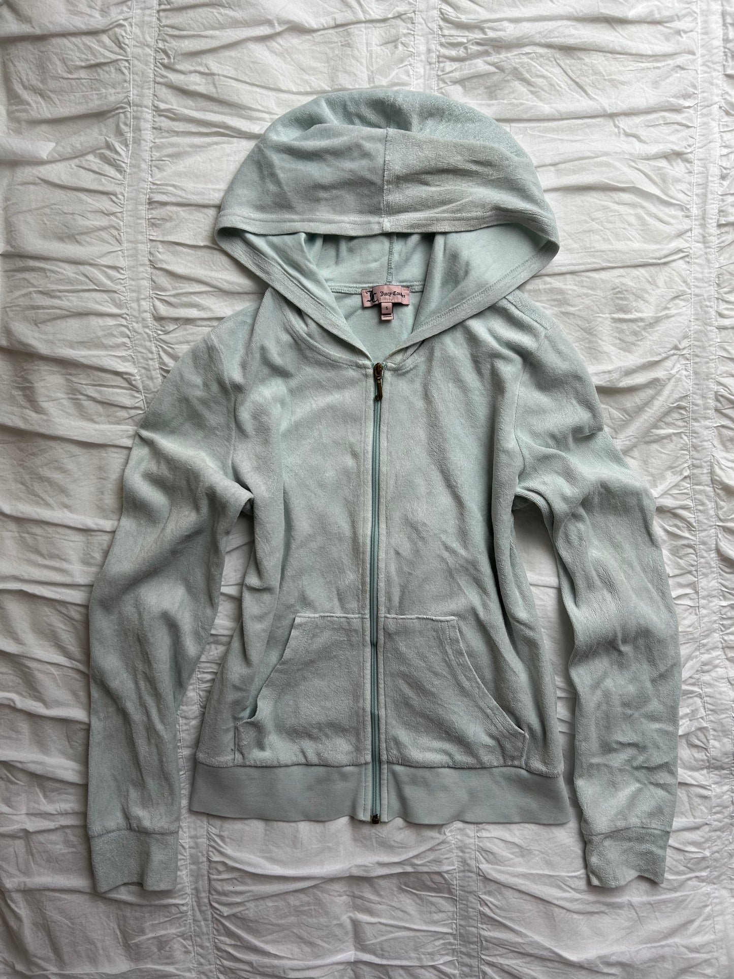 Iconic Juicy Couture Velour Hoodie in Pastel Blue – Gold Logo Detail