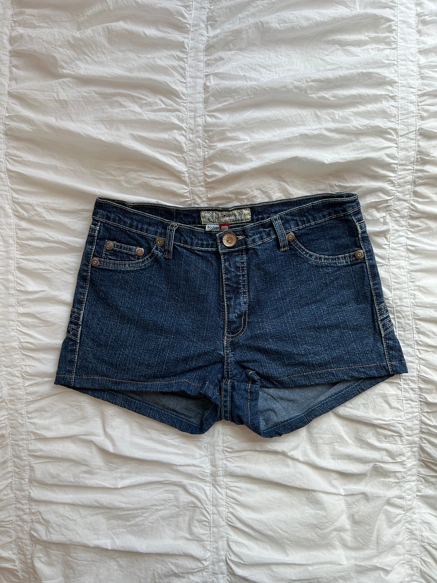 Vintage Revmag Denim Shorts mit aufwendiger Bestickung