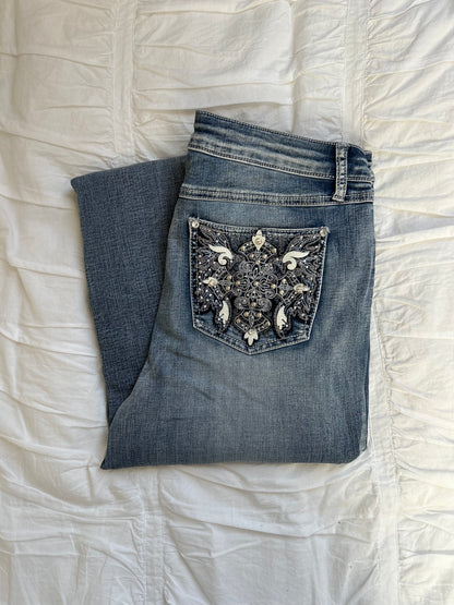 Vintage EST. 1946 Denim Jeans – Ornament-Stickerei & Strass