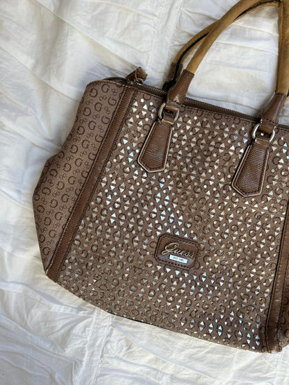Vintage Guess Handtasche Metallic-Details & Logo-Print
