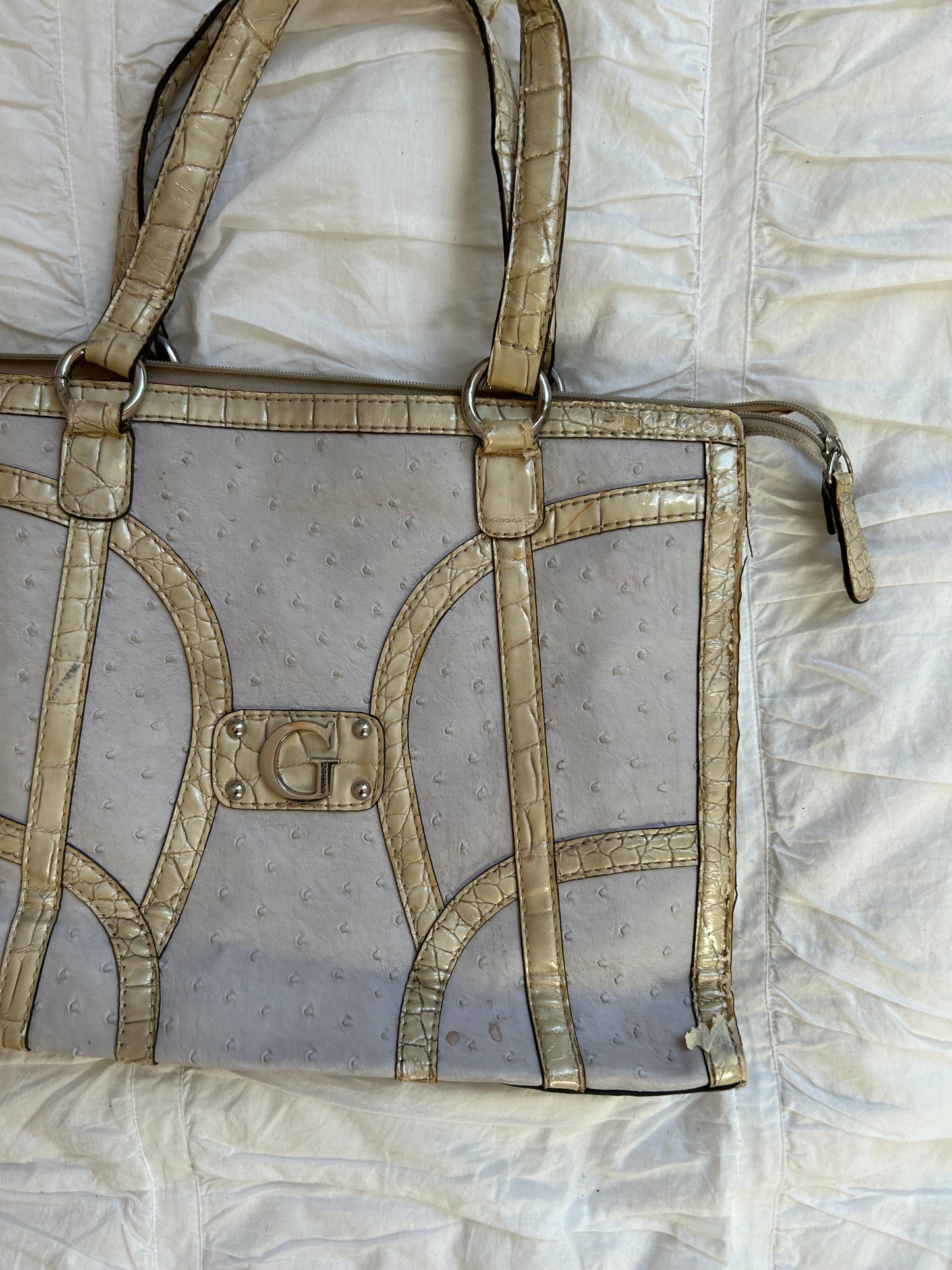 Vintage Guess Schultertasche Ostrich-Look & Florales Innenfutter