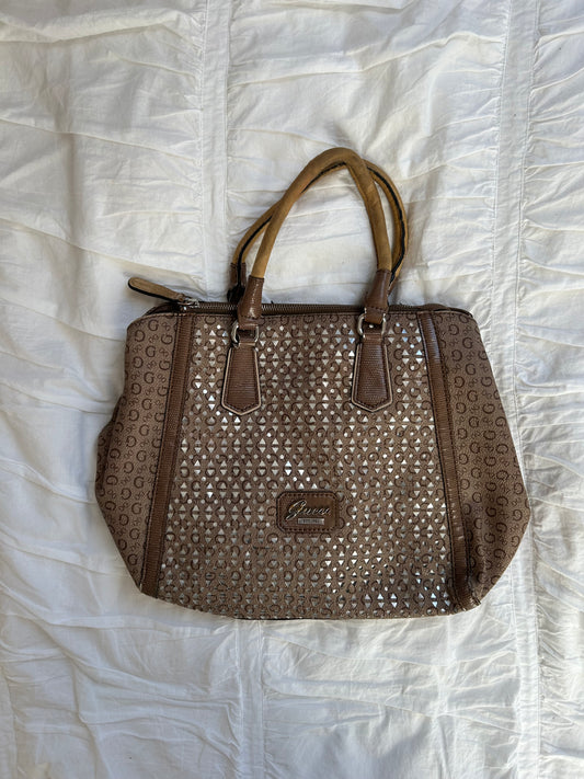 Vintage Guess Handtasche Metallic-Details & Logo-Print