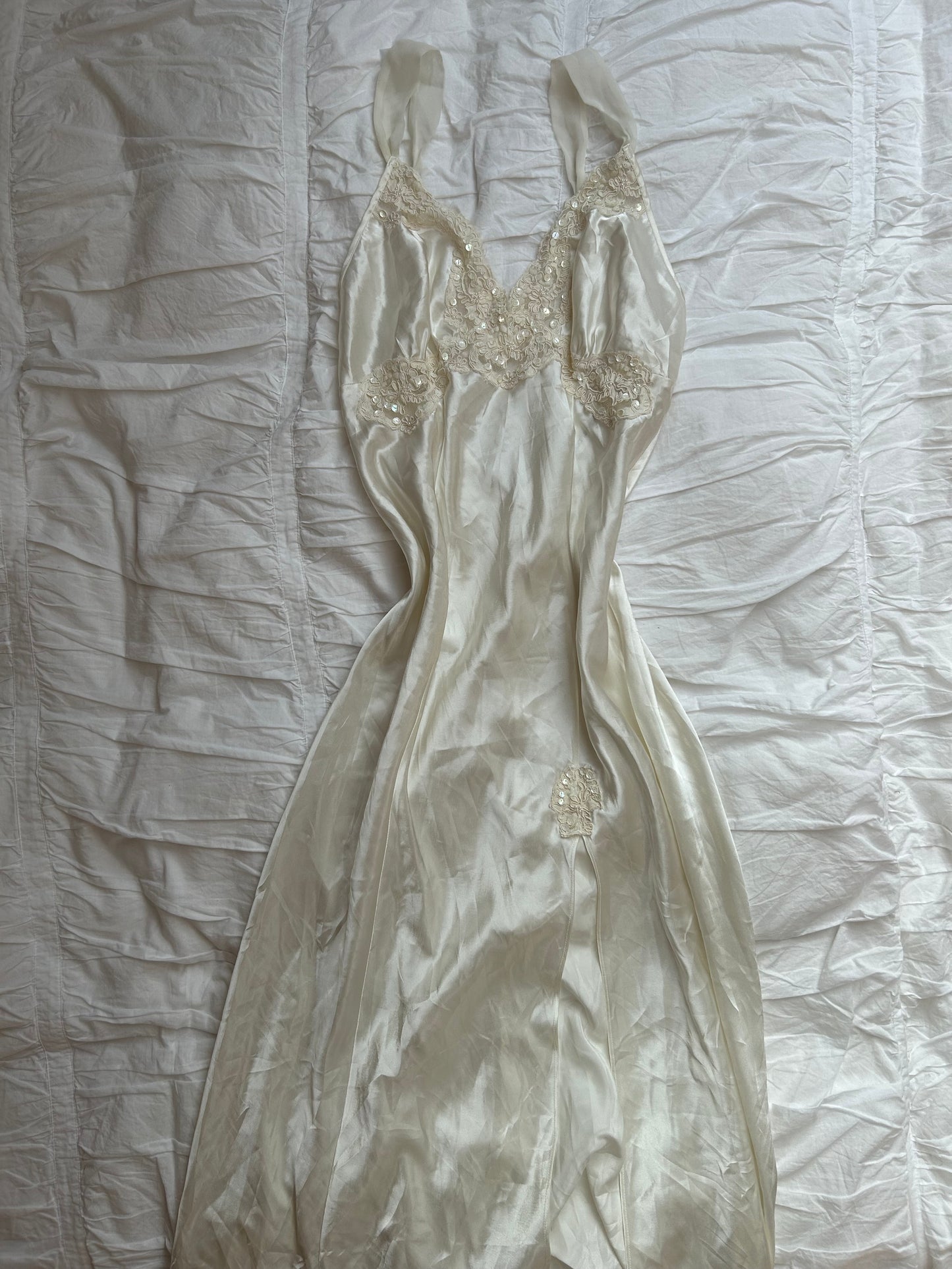 Victoria's Secret Satin Ivory Nachthemd / Slip Dress Spitze & Pailletten