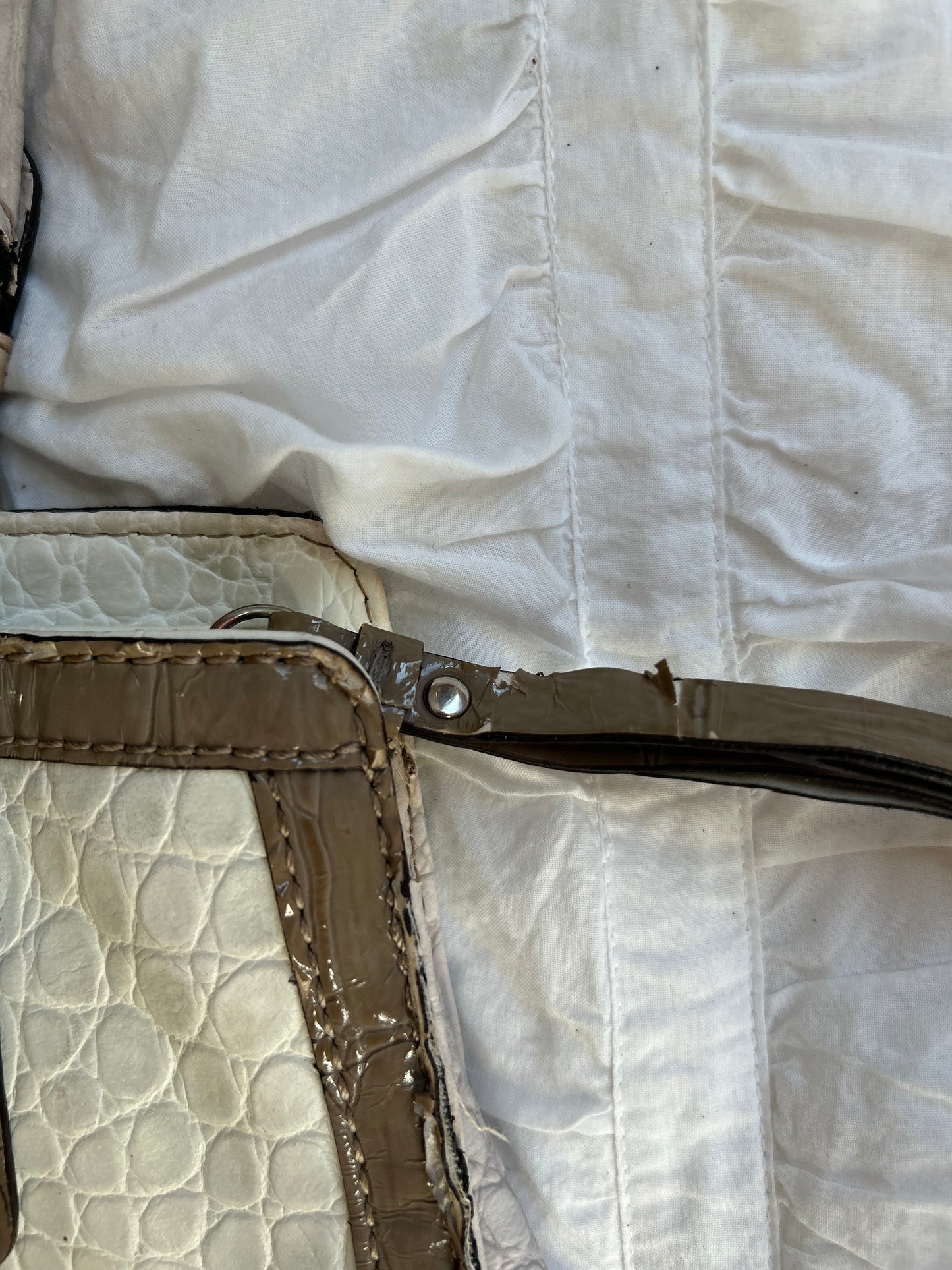 Vintage Guess Handtasche Romantisches Blumen-Design