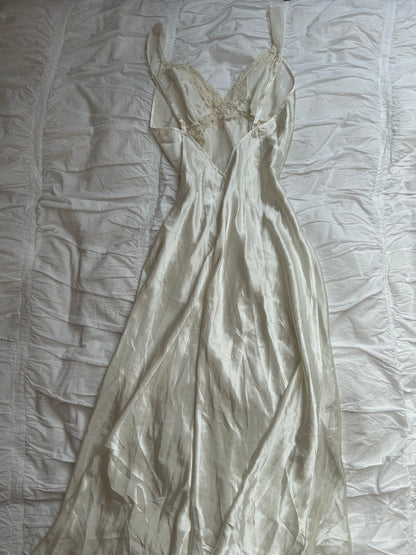 Victoria's Secret Satin Ivory Nachthemd / Slip Dress Spitze & Pailletten