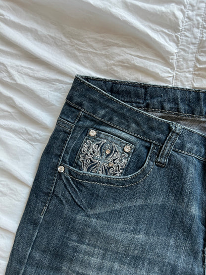 Vintage Earl Jean Denim Shorts mit Stickereien & Strass