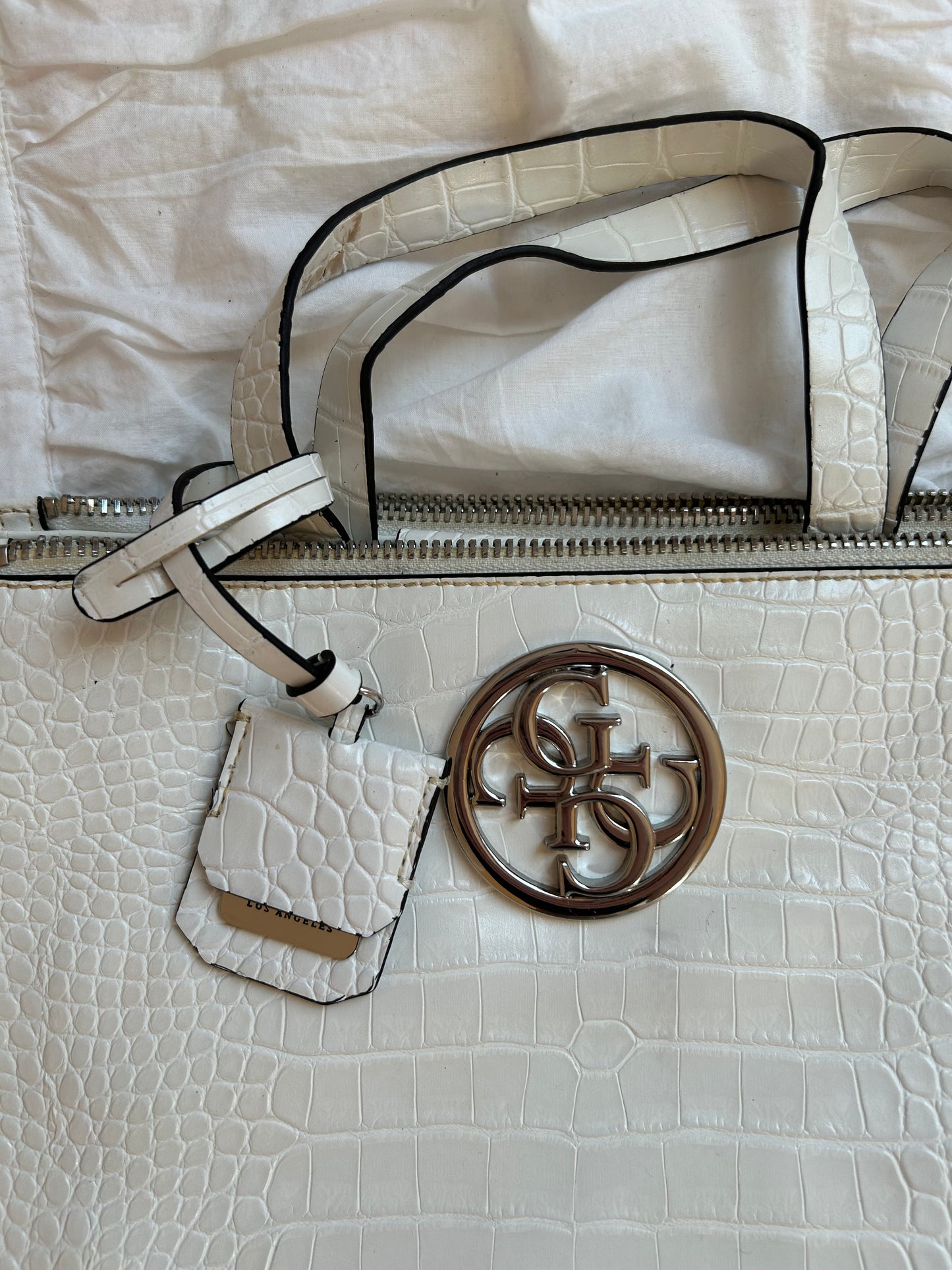 Vintage Guess Handtasche Weißer Croco-Look & Silber-Hardware