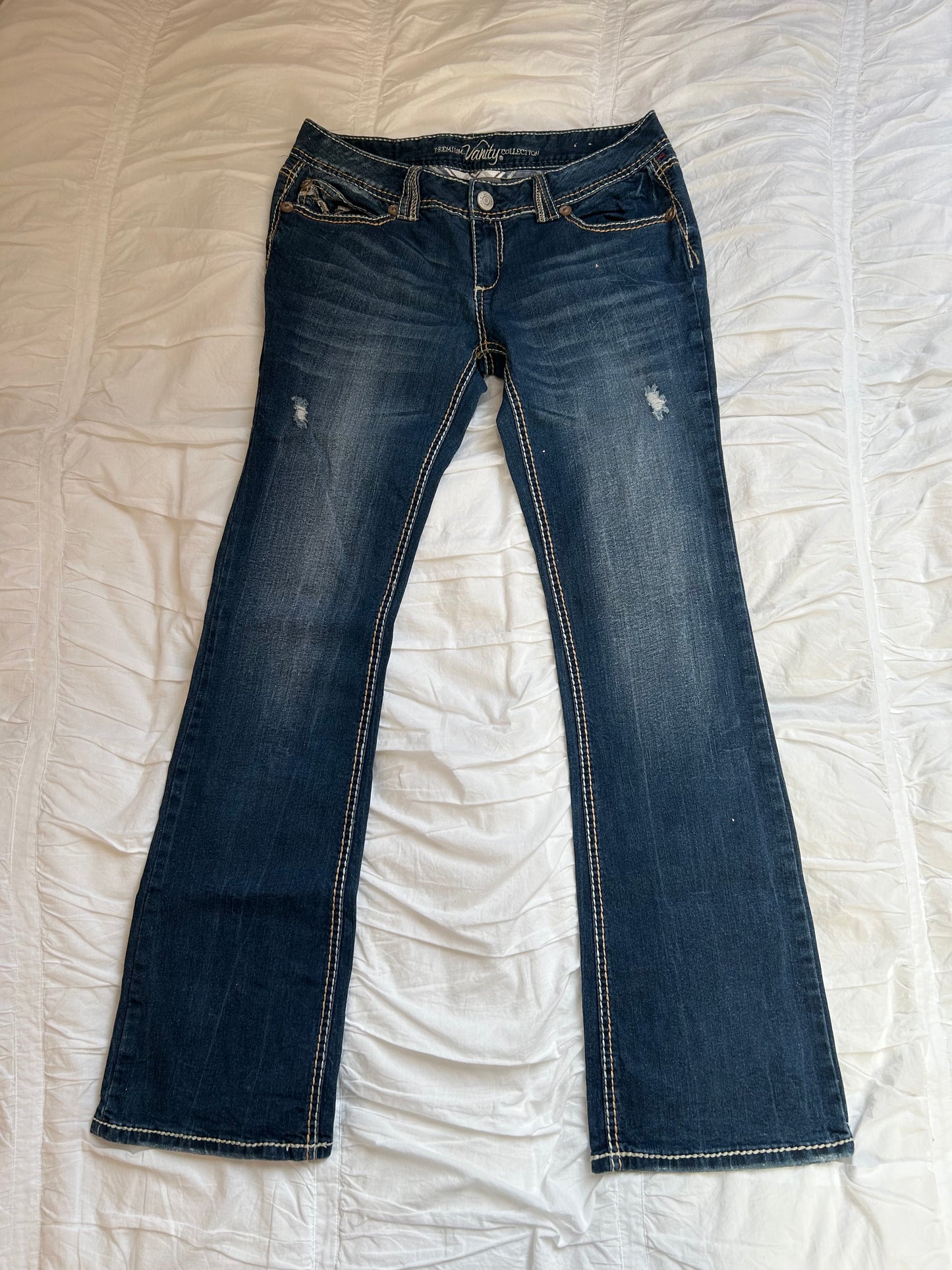 Vintage Premium Vanity Flare Jeans – Kontrastnähte & V-Design Stickerei-Still Alive