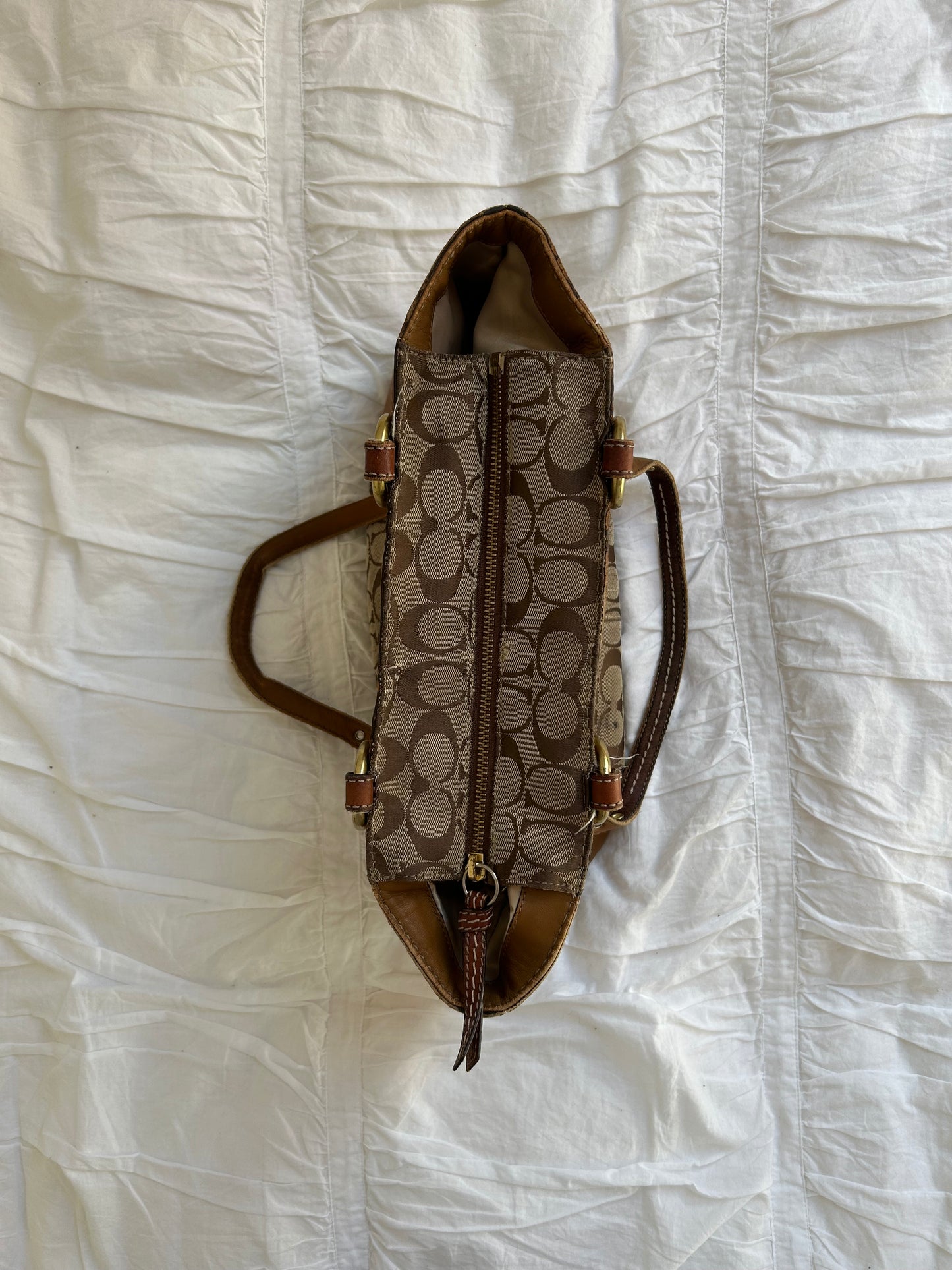 Vintage Coach Schultertasche – Ikonisches Signature-Canvas in Braun