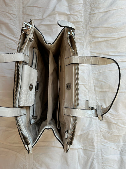 Vintage Guess Handtasche Weißer Croco-Look & Silber-Hardware