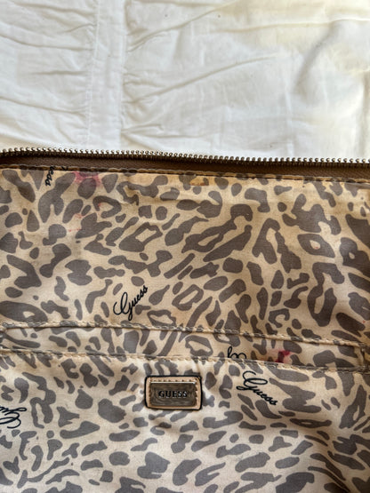 Vintage Guess Handtasche Metallic-Details & Logo-Print