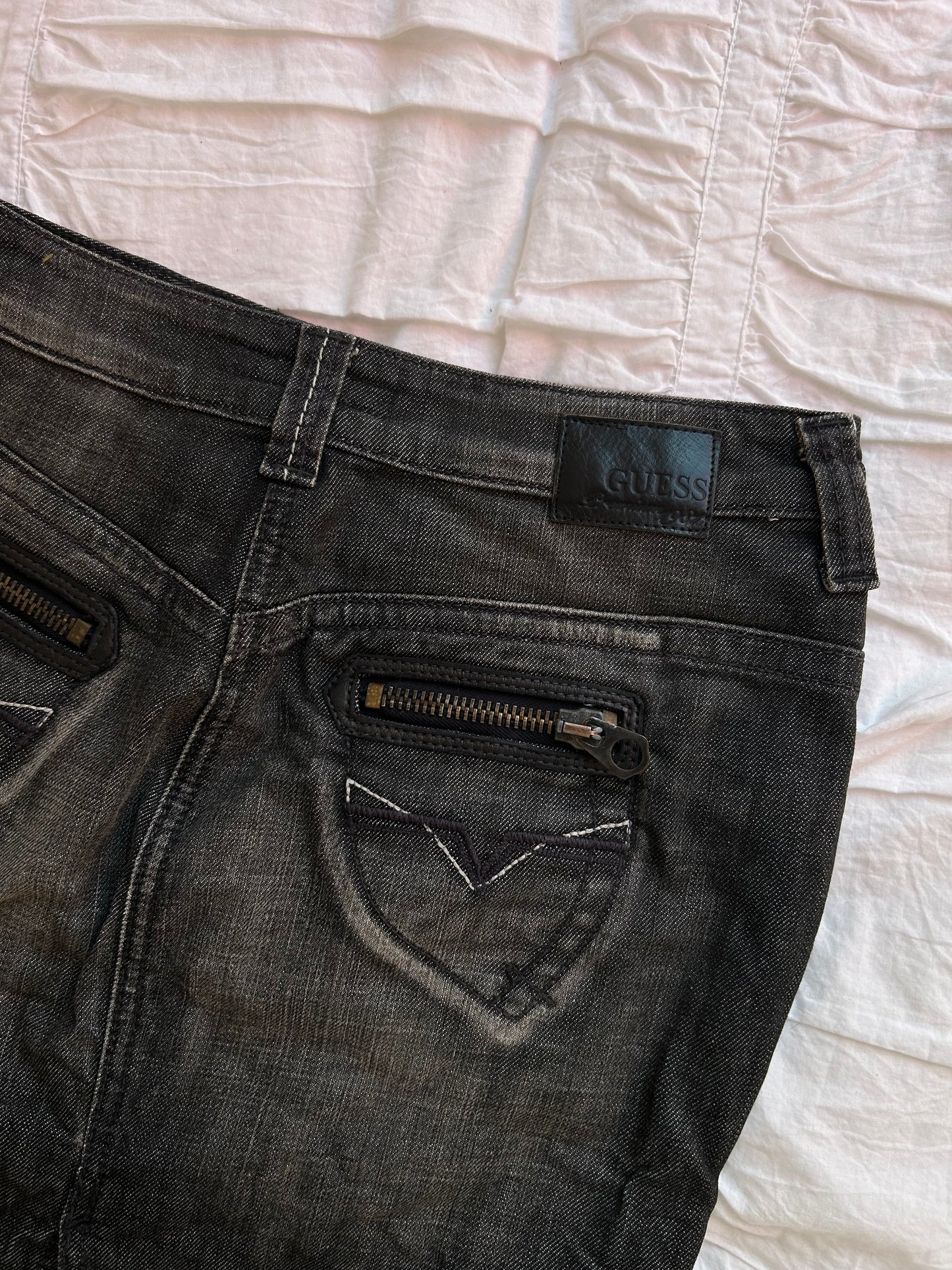 Vintage Guess Premium Denim Rock Biker-Stil mit Zipper-Details
