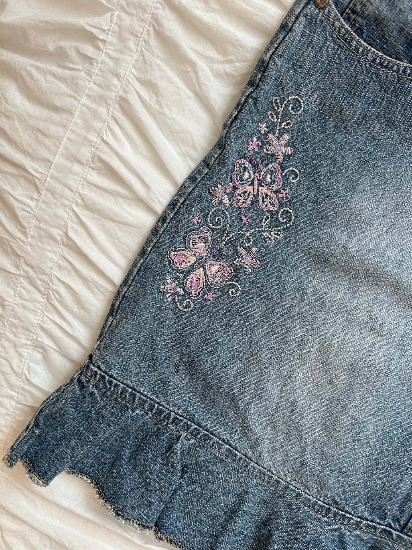 Vintage Denim Minirock Romantische Schmetterlings-Stickerei