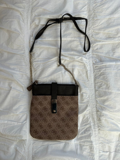 Vintage Guess Crossbody Tasche Klassischer Logo-Print