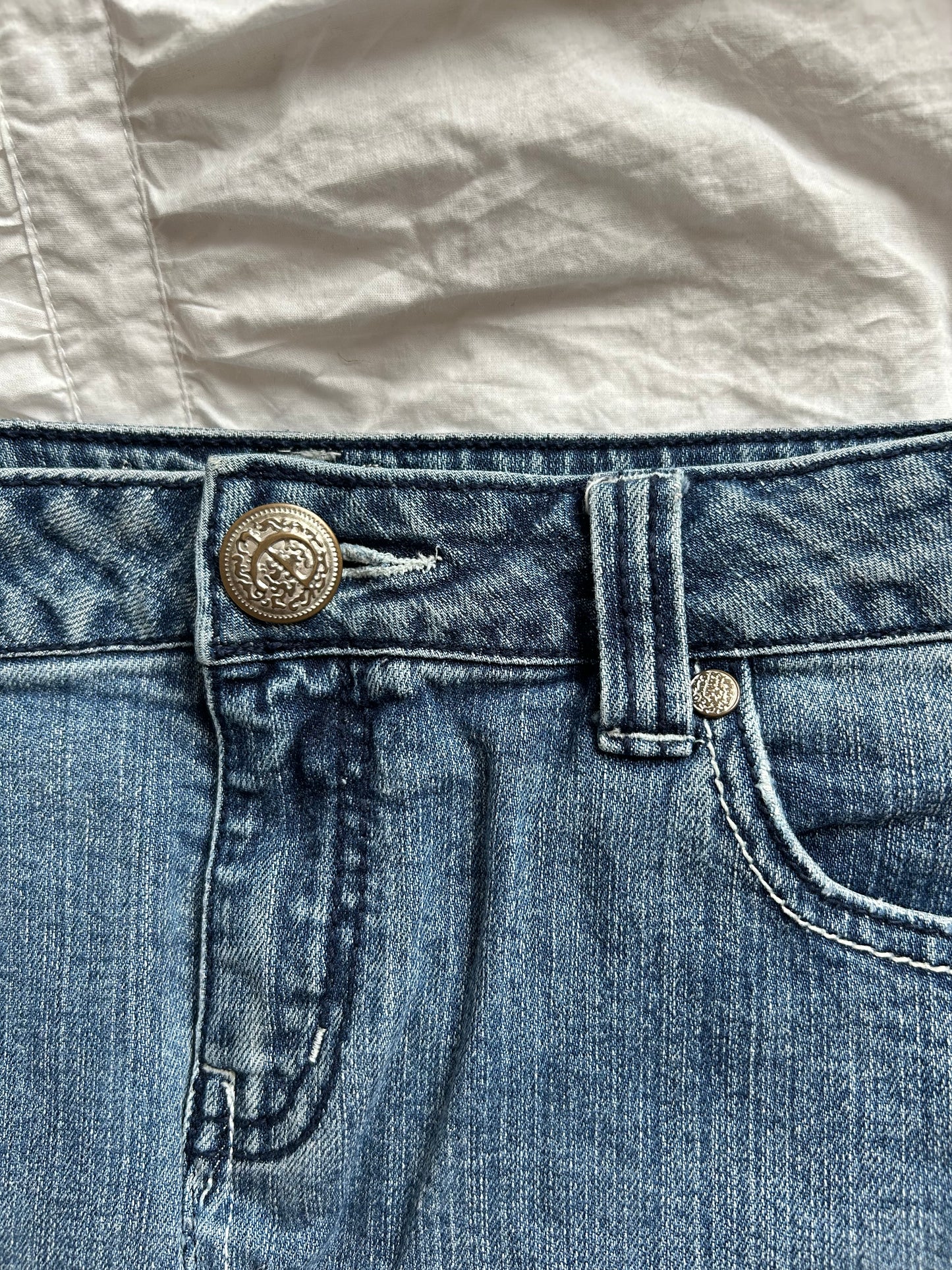 Vintage Jeans-Minirock Schmetterlings-Stickerei