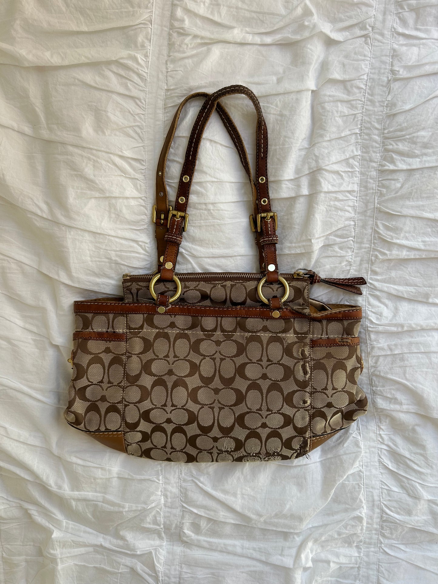 Vintage Coach Schultertasche – Ikonisches Signature-Canvas in Braun
