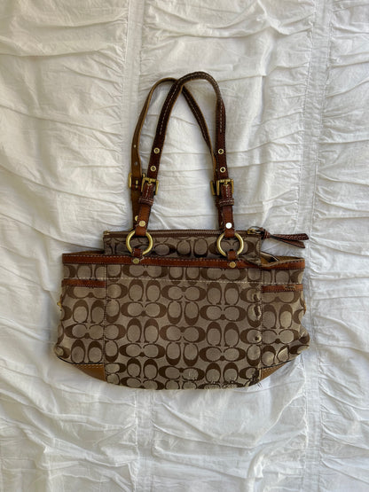 Vintage Coach Schultertasche – Ikonisches Signature-Canvas in Braun