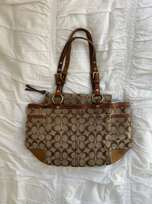 Vintage Coach Schultertasche – Ikonisches Signature-Canvas in Braun