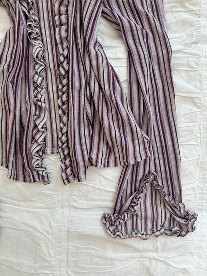 Vintage George Ruffle Bluse – Trompetenärmel & Streifen-Design-Still Alive