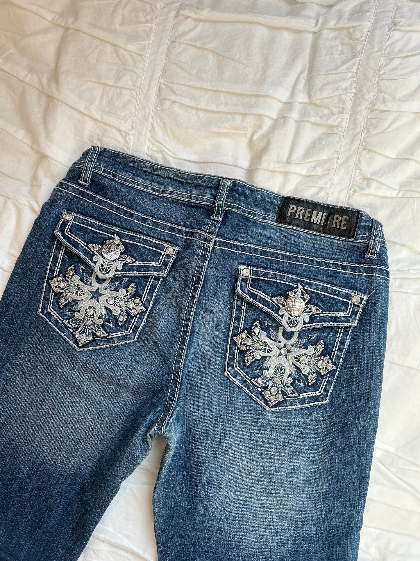 Vintage Premiere Flare Jeans – Sternen-Stickerei & Strass