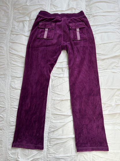 Vintage Juicy Couture Velours-Set in Violett – Floraler Rückenprint & Strass