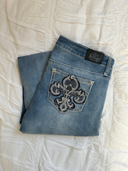 Vintage Love Indigo Premium Jeans – Fleur-de-lis-Stickerei & Strass