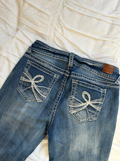 Vintage WallFlower Denim mit Stickerei