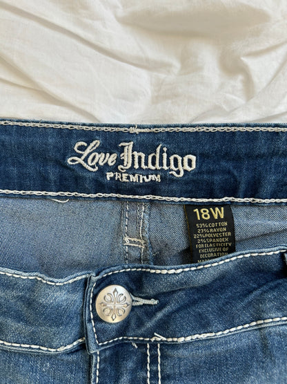 Vintage Love Indigo Premium Jeans – Fleur-de-lis-Stickerei & Strass-Still Alive